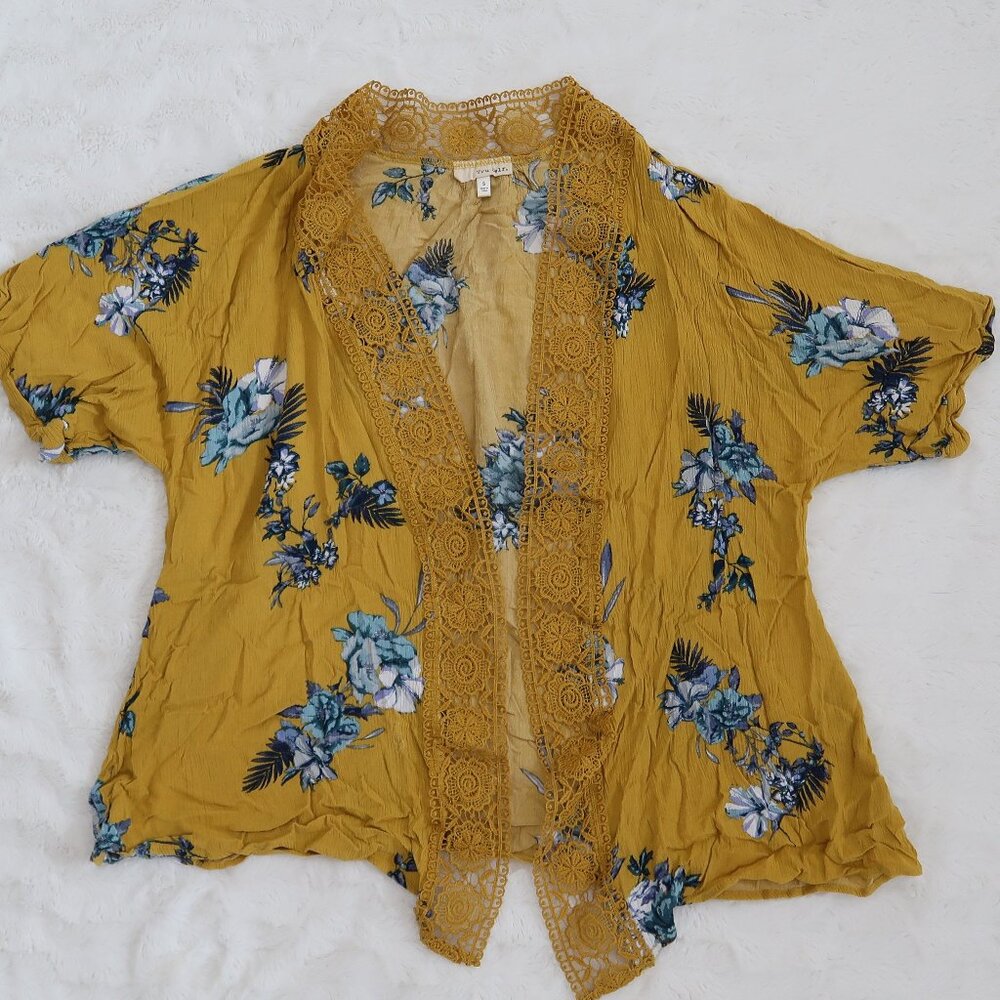Cute Yellow Blue Floral Short Sleeve Cardigan